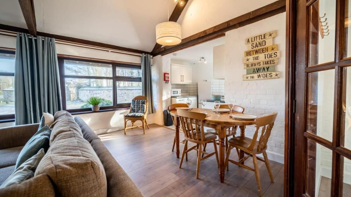 Charming 2 Bedroom Coastal Cottage Nr Бюд Екстериор снимка
